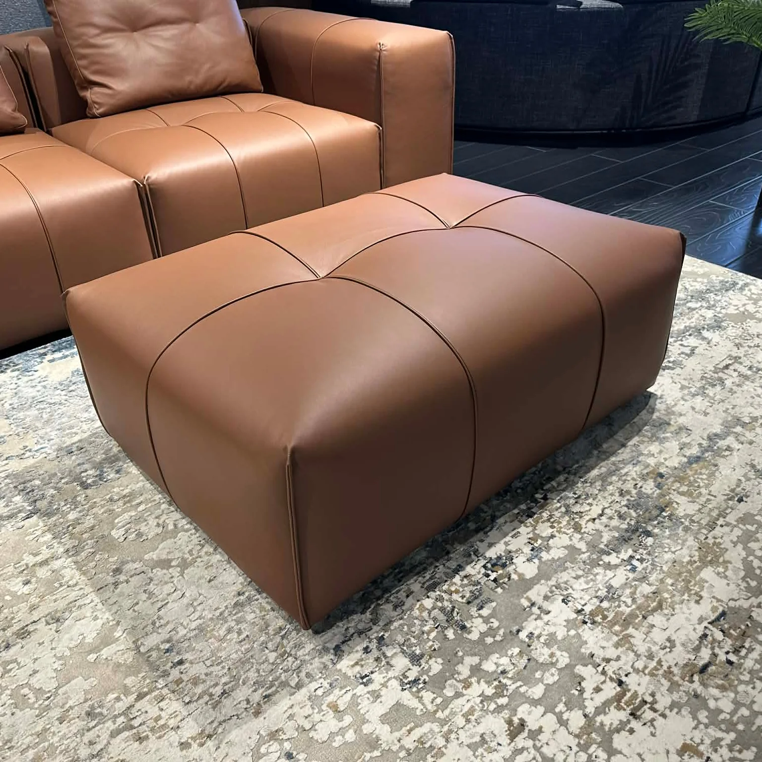 Atlas Lounge Clearance - Image 3