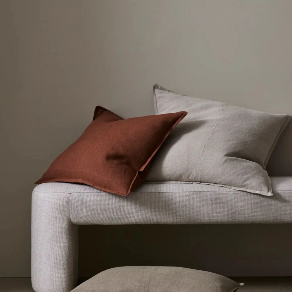 Como Cushion Rosewood - Image 6