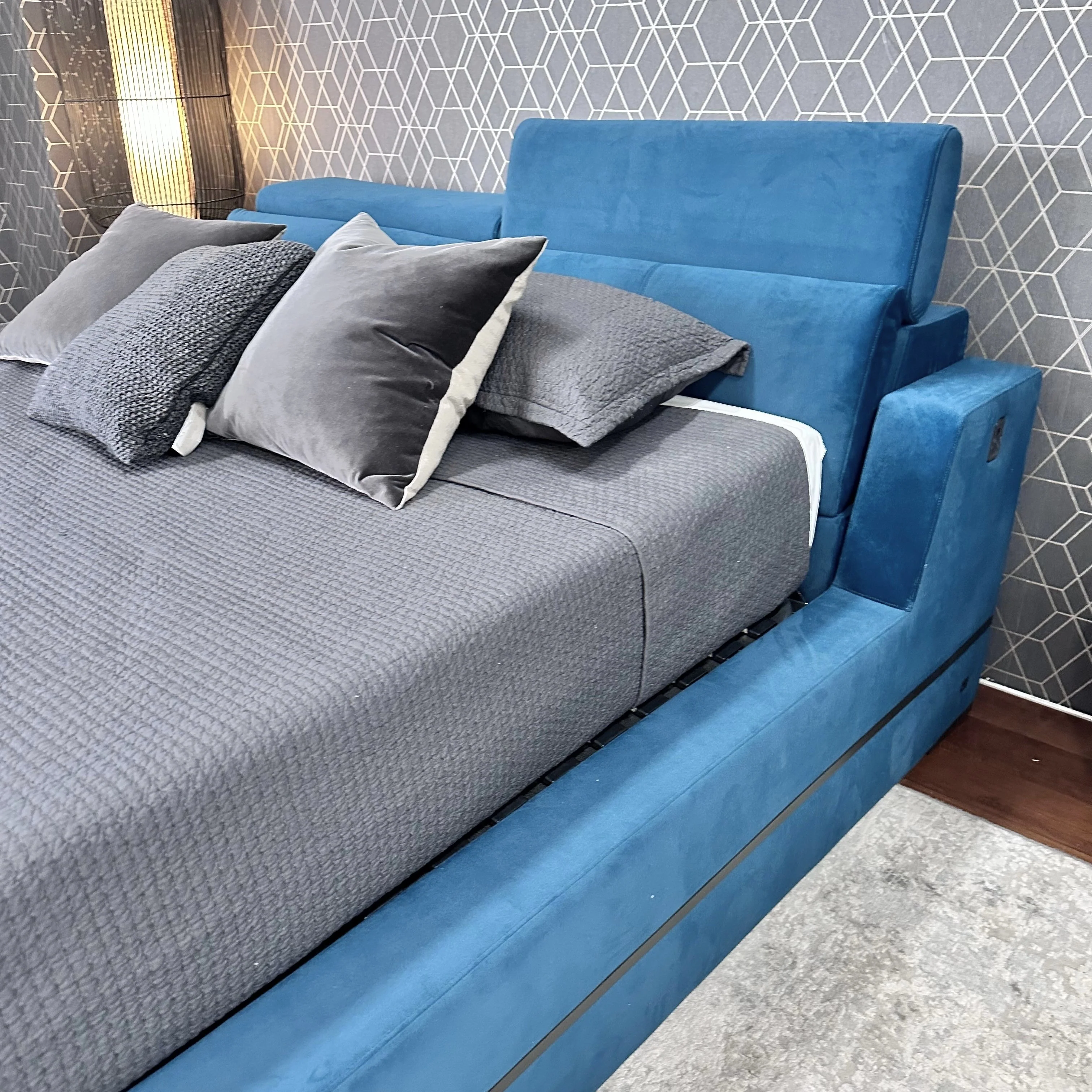 Dallas King Bed Clearance - Image 4