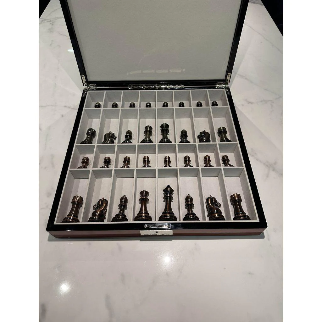 Dal Rossi Walnut Chess Set - Image 5
