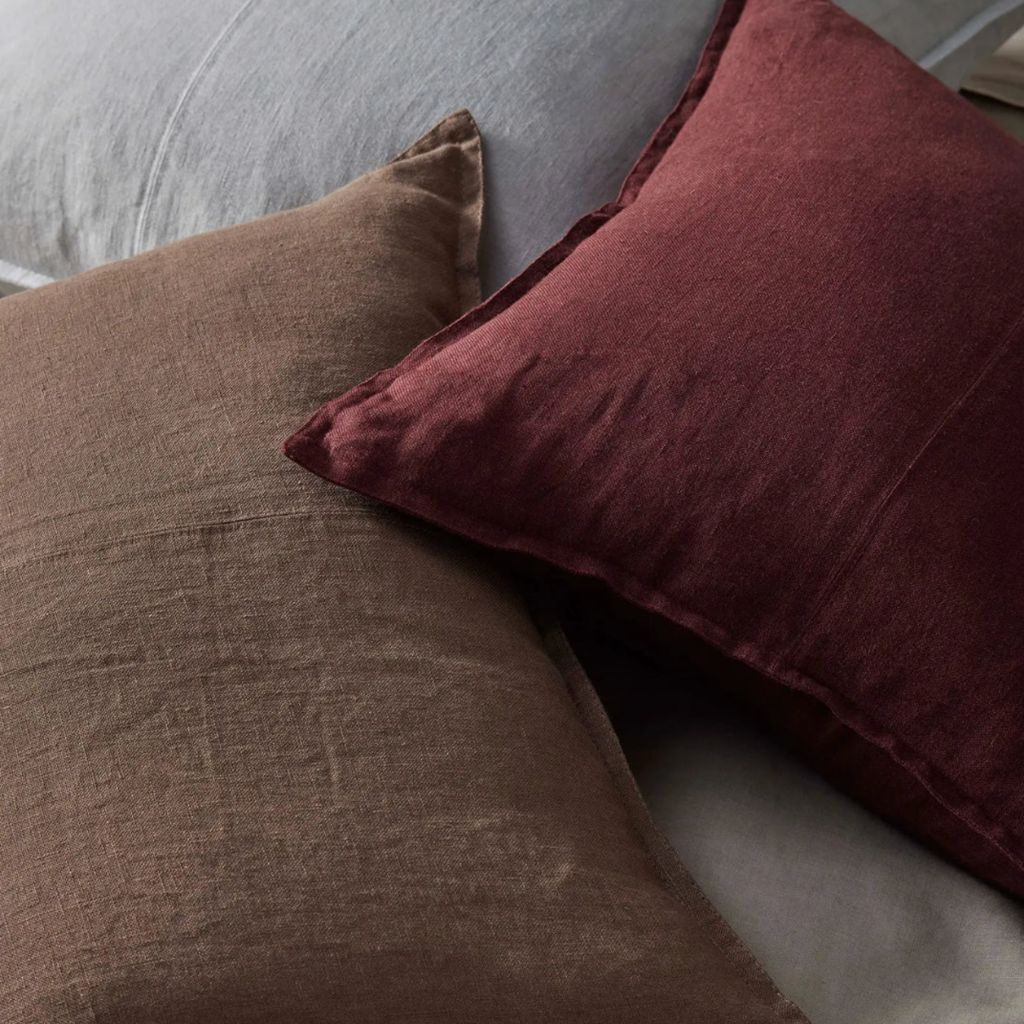 Como Cushion Garnet - Image 5