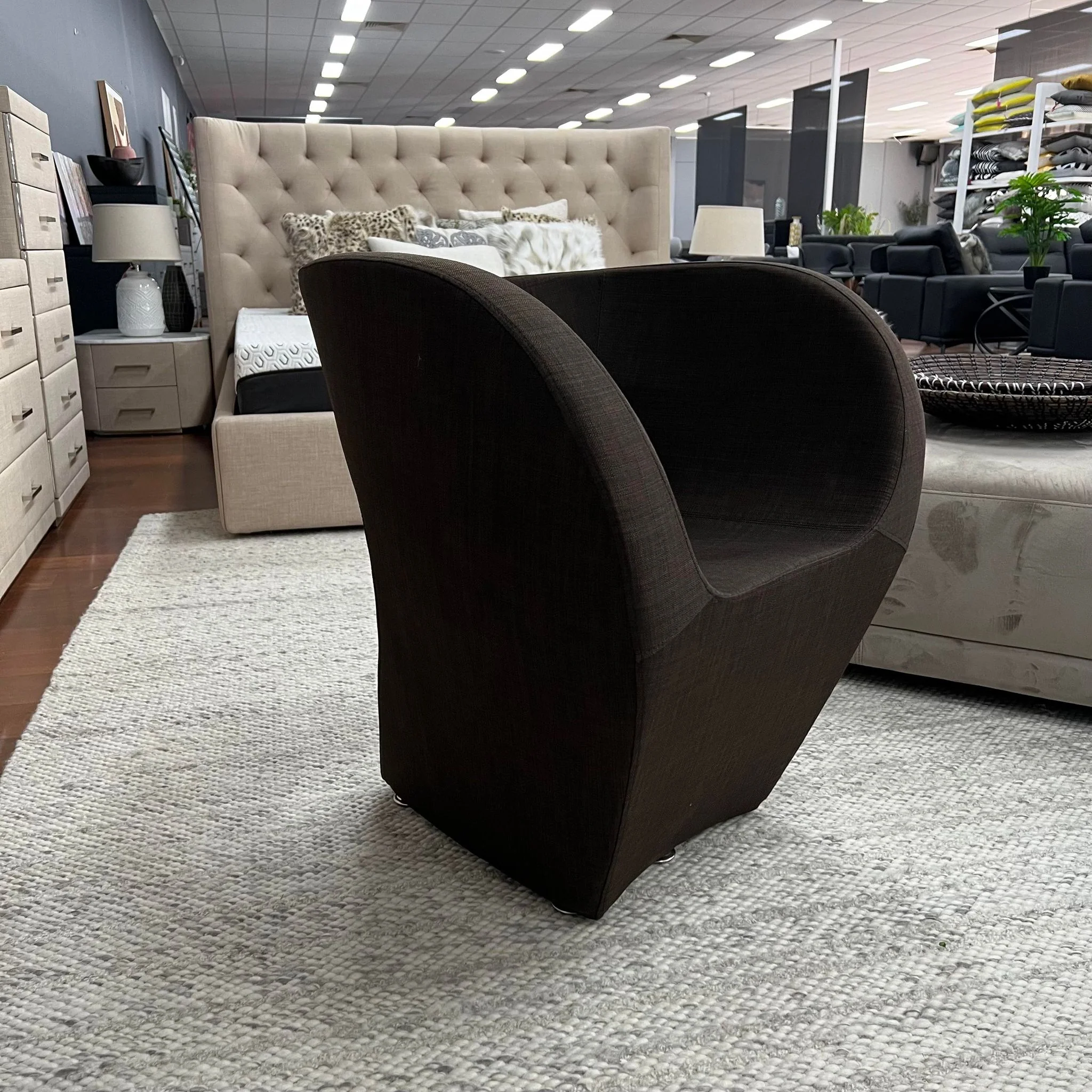 G303 Accent Tub Chair Clearance - Image 3