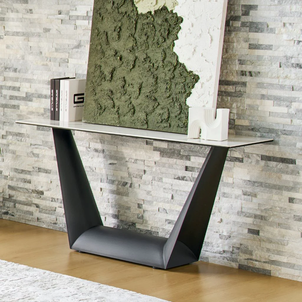 Kai Hall Table