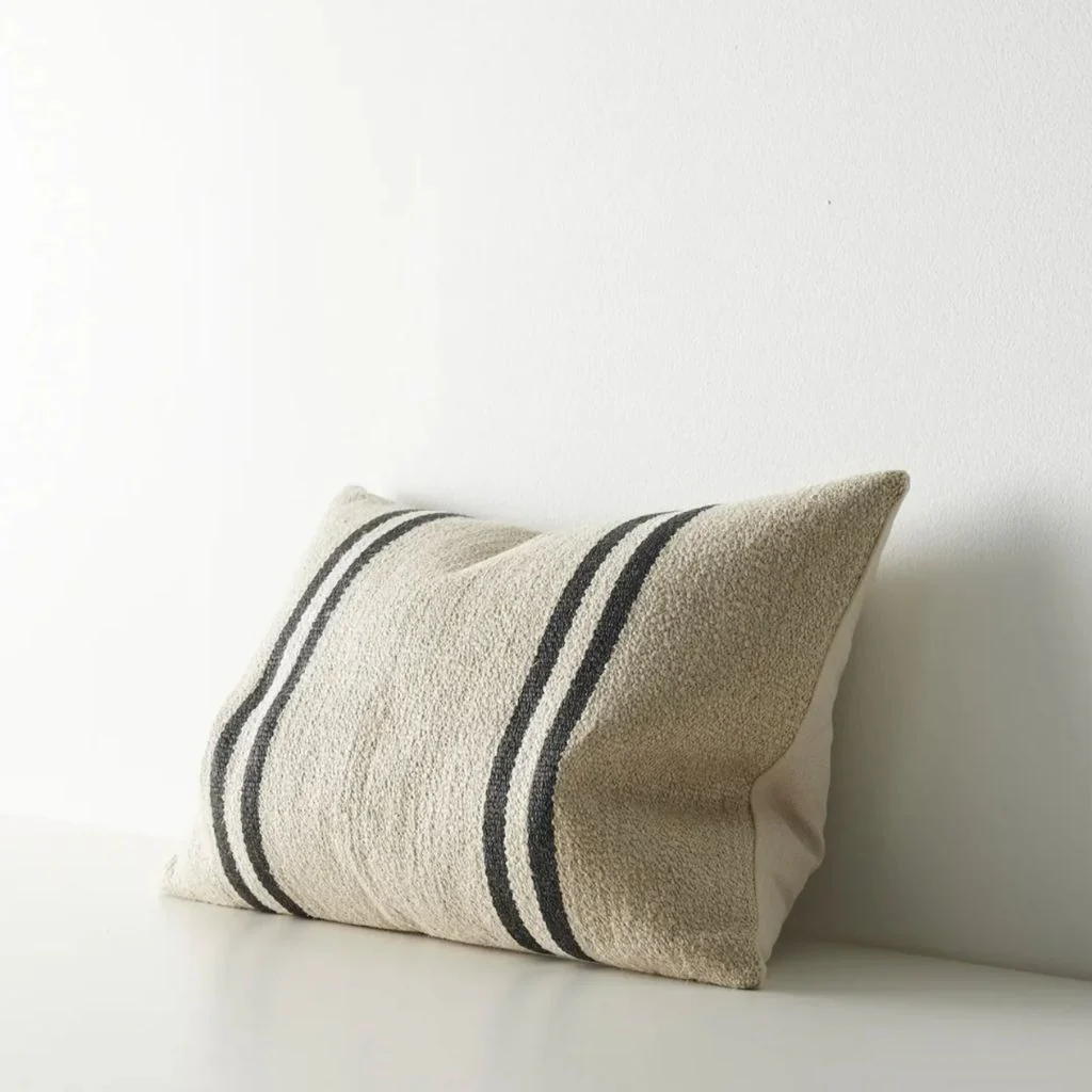Mila Cushion Oyster