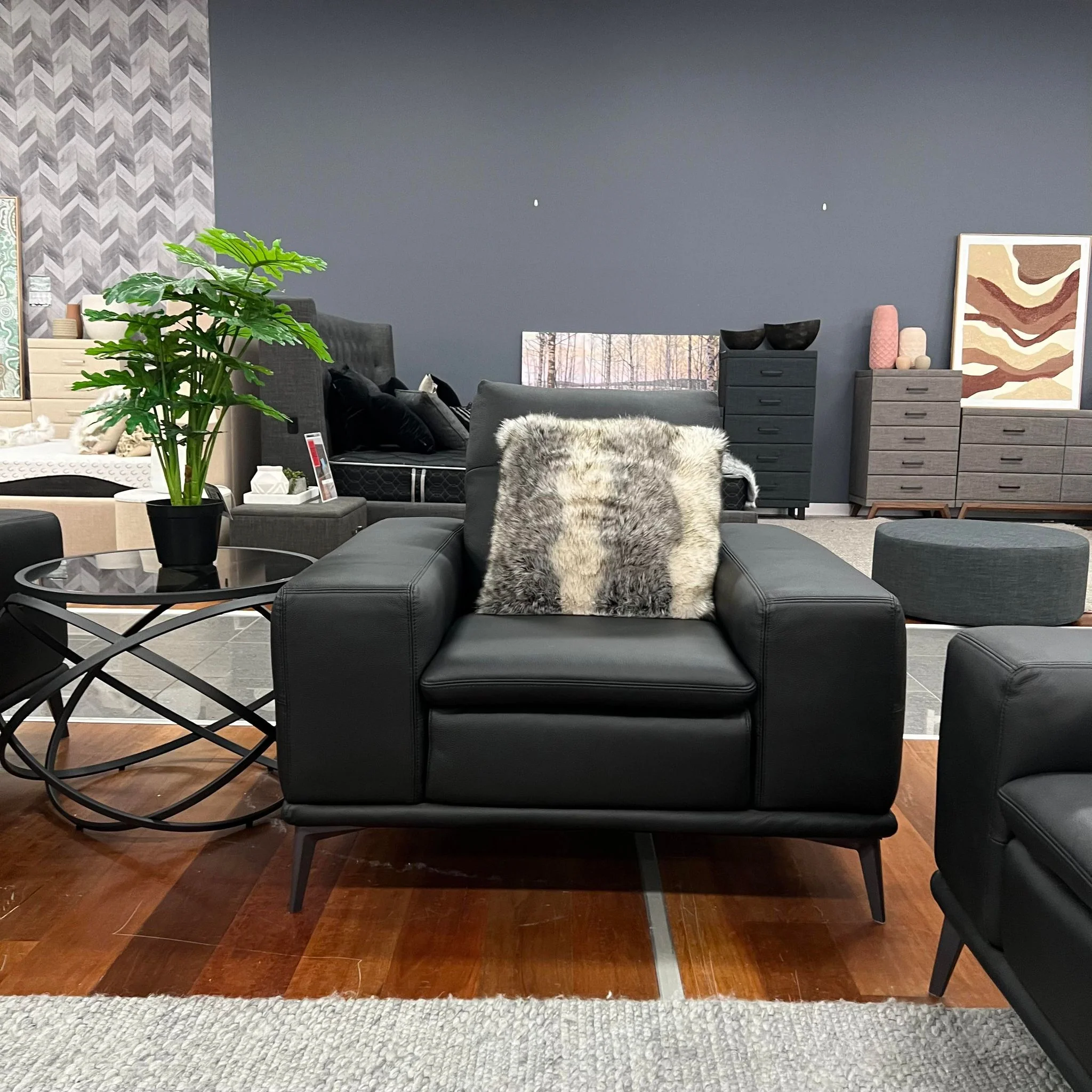 Ngala Leather Sofa Set (Includes 3 Seater & 2 Armchairs) Clearance - Image 3
