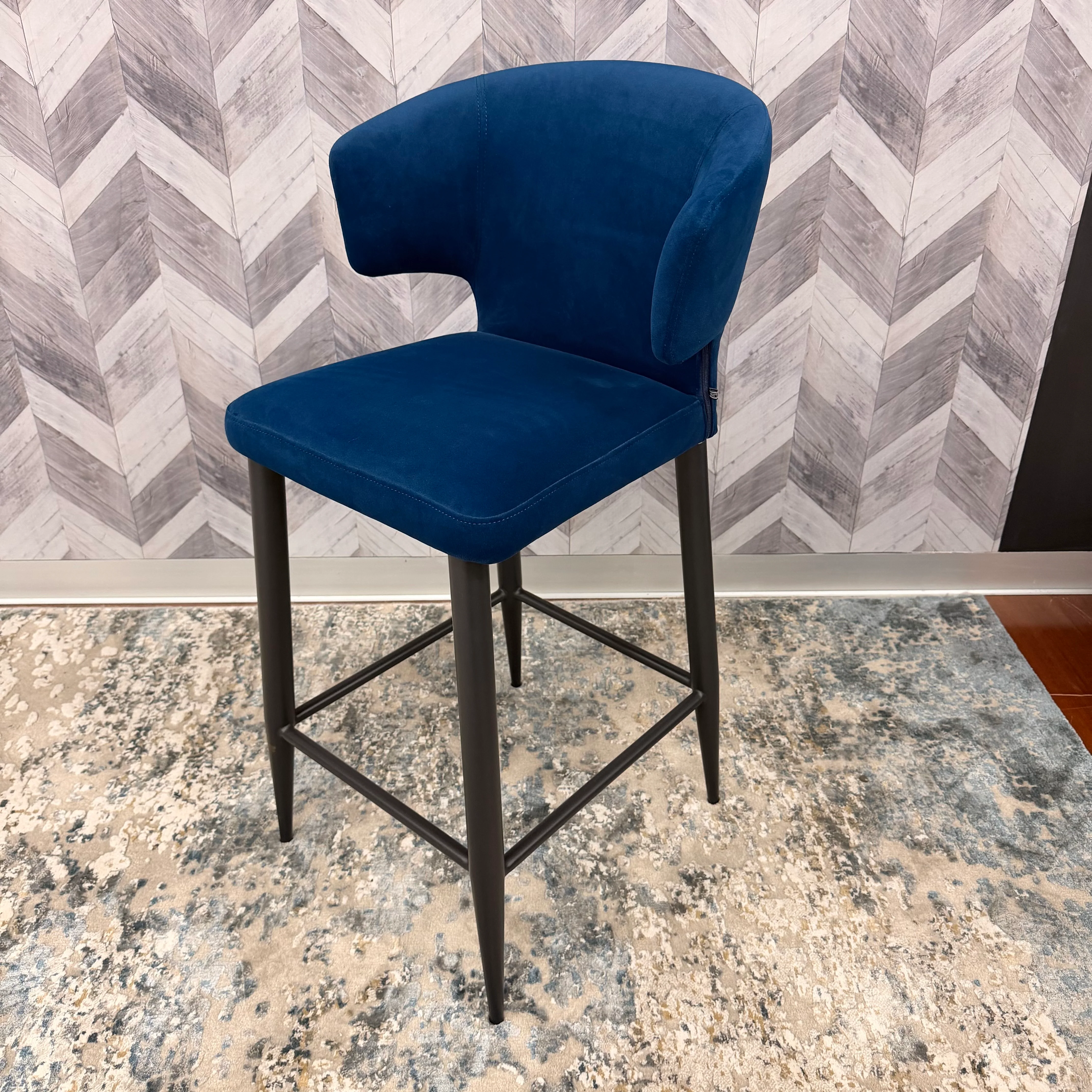 Noa Barstool Clearance - Image 2