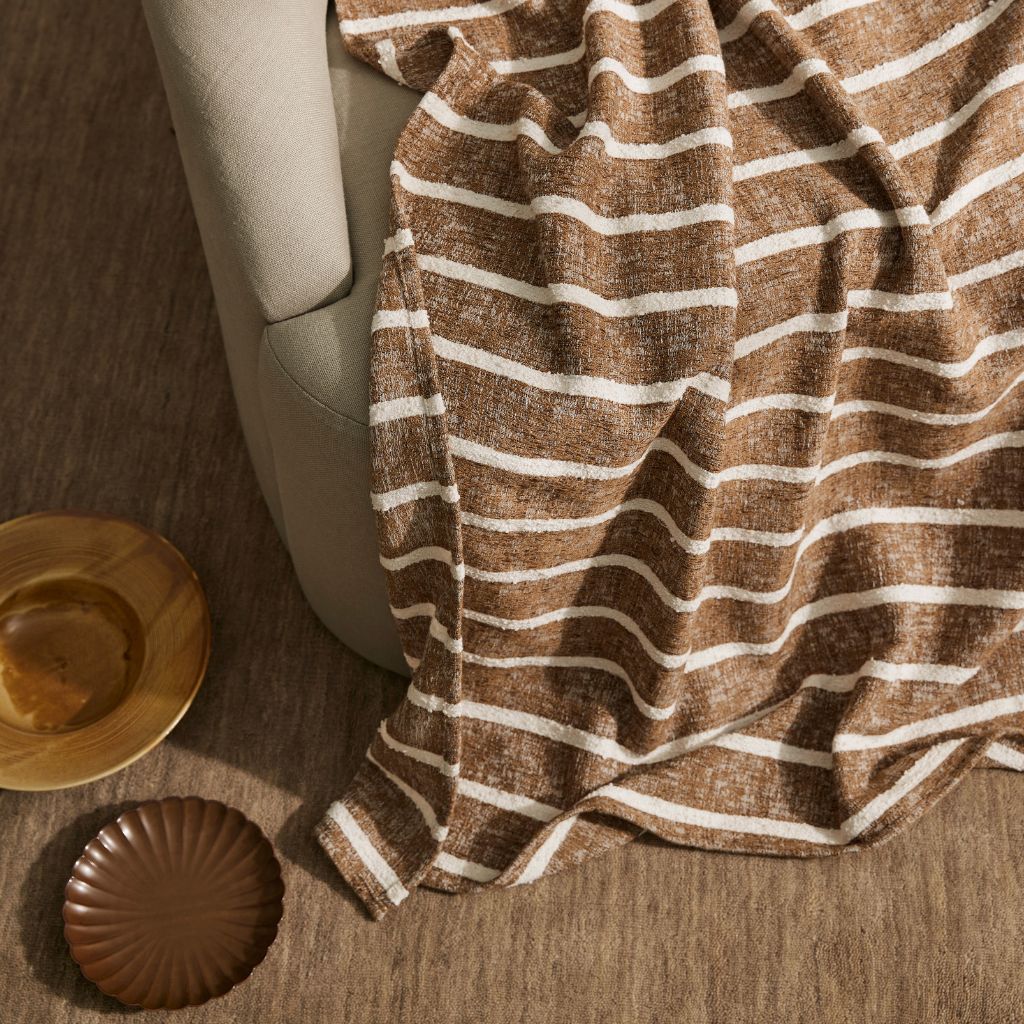Piazza Throw Earth - Image 2
