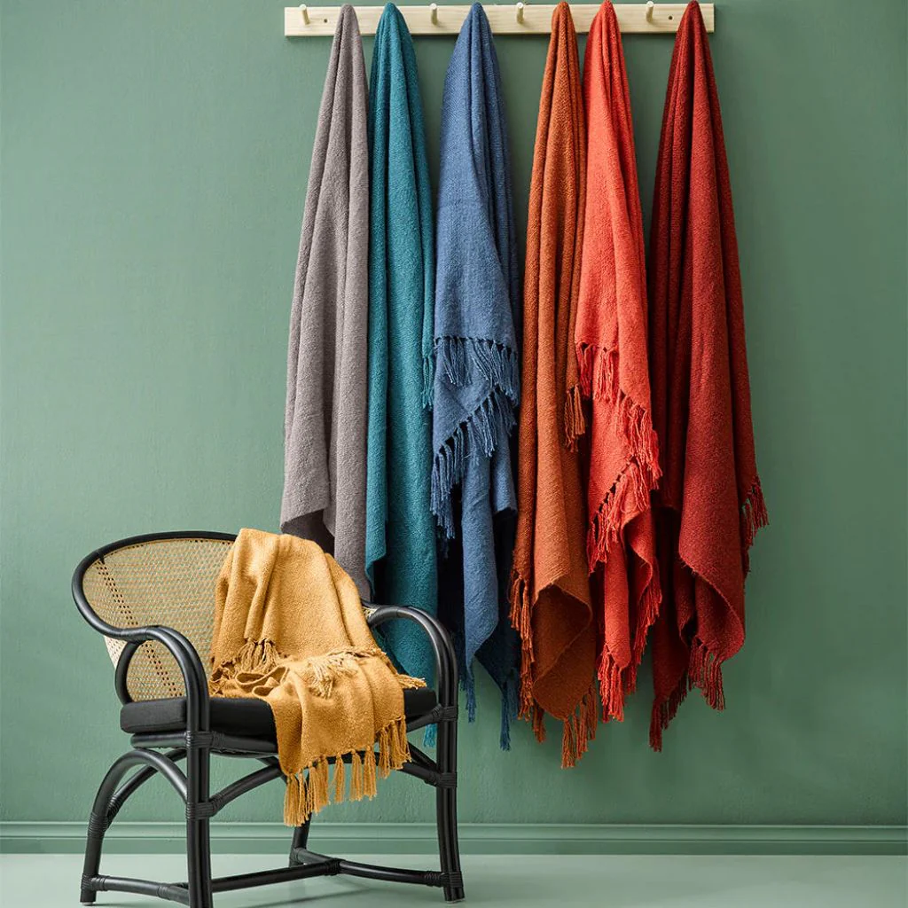 Serenade Throw Shiraz - Image 3