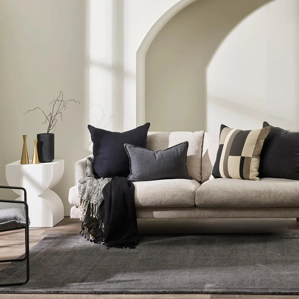 Varese Throw Black - Image 6