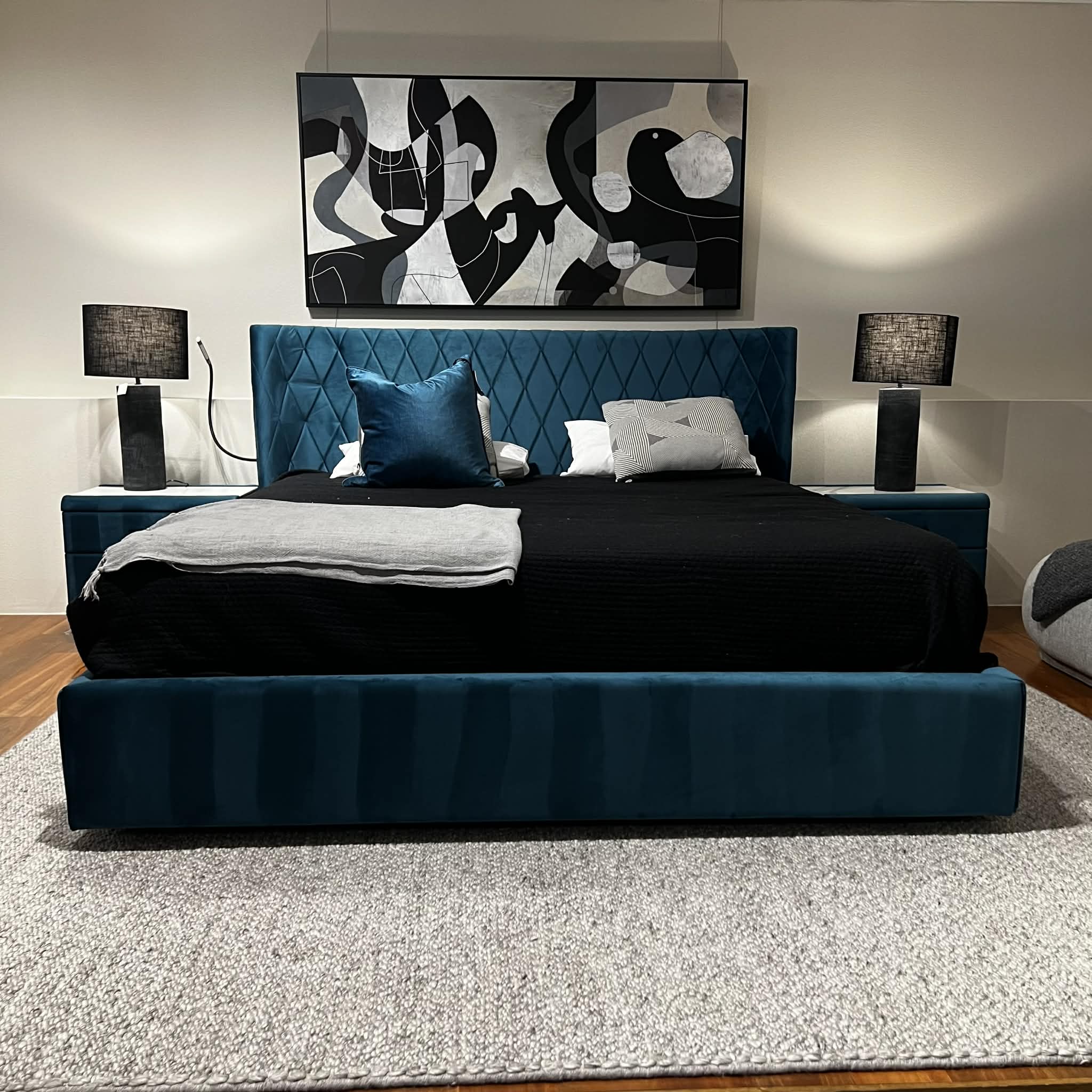 Verona King Manual Storage Bed with 2 Bedside Tables Clearance - Image 4